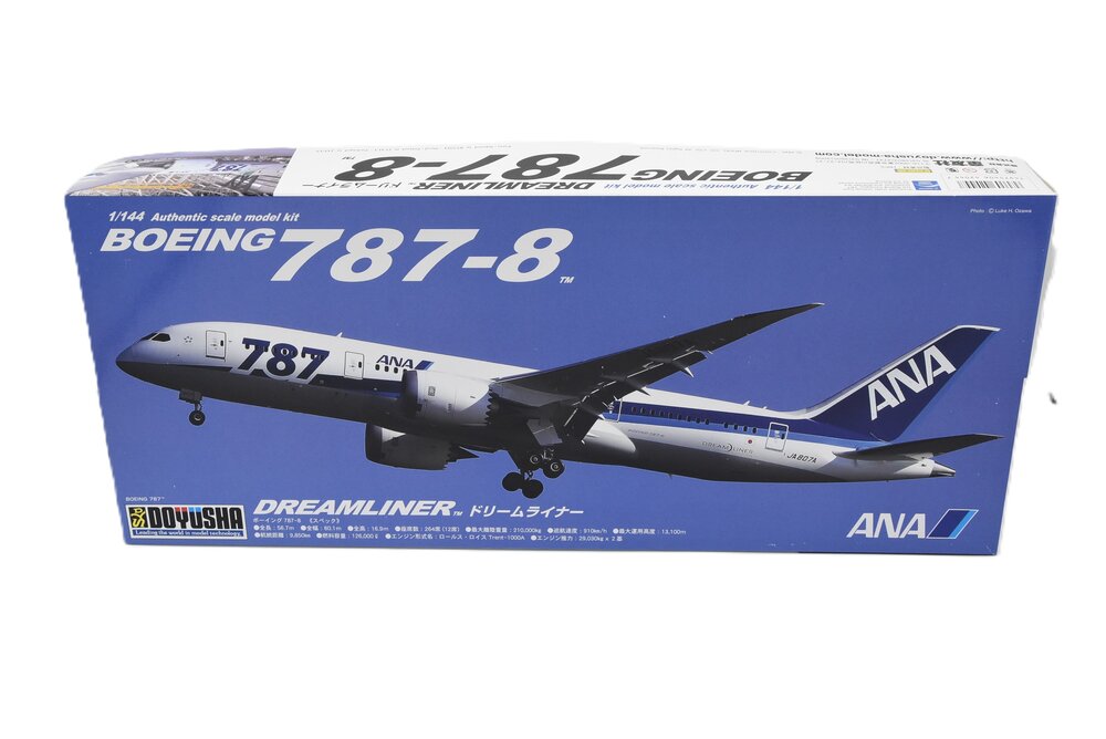 BOEING 787-8 ANA 1:144