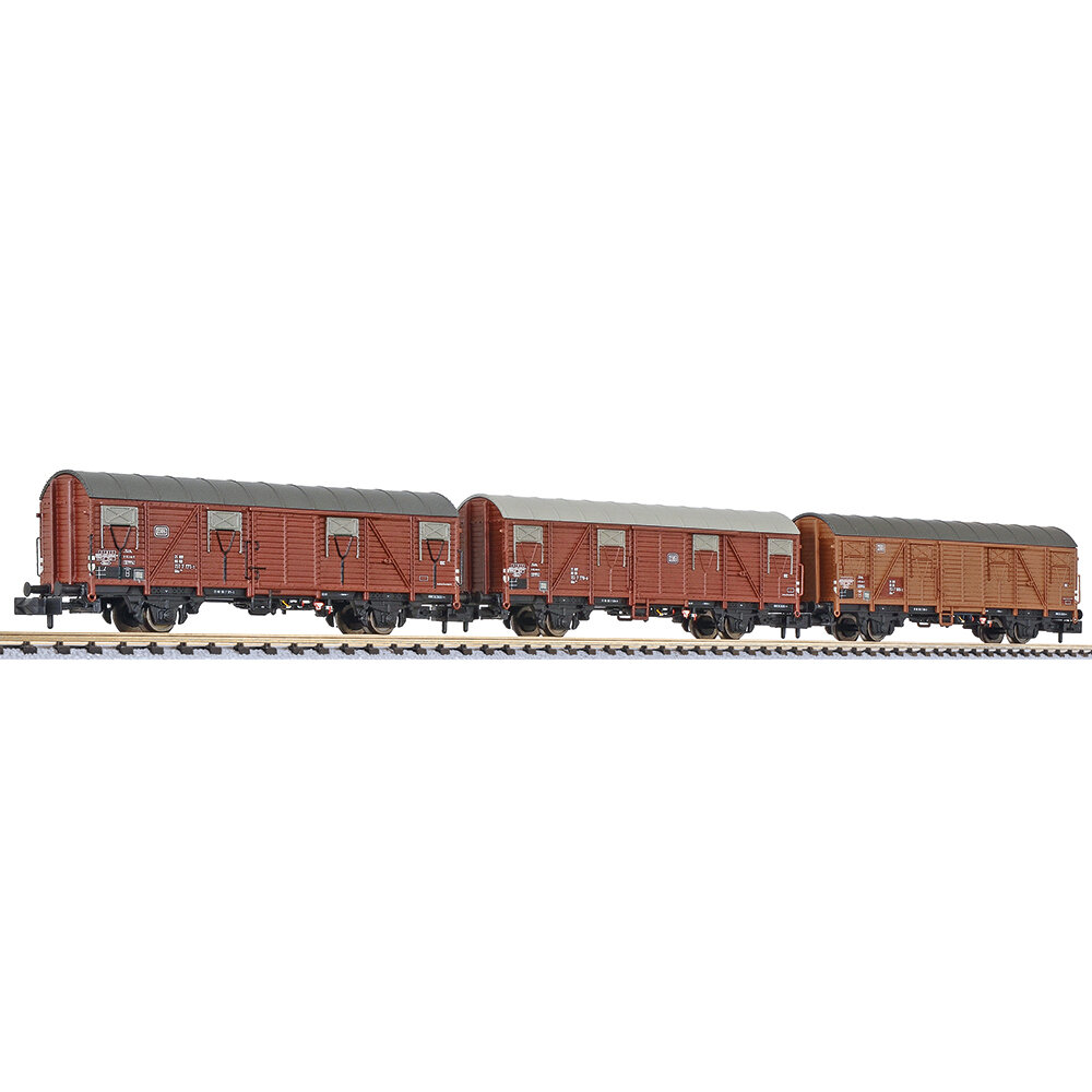 3-unit set, closed wagon, type Gbs 245, wooden walls, no platform, DB, Ep.IV